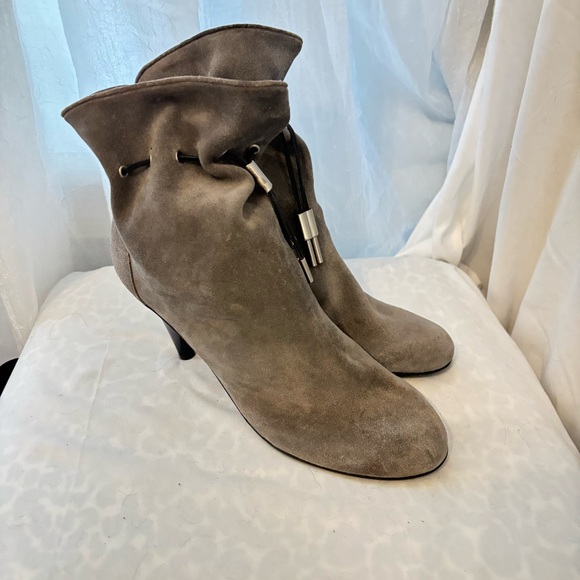 Michael Kors Soft Low Gray Suede Leather Womans Drawstring Boots Booties sz 10M - Picture 3 of 10